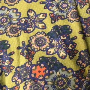 LuLaRoe Tall and Curvy Leggings